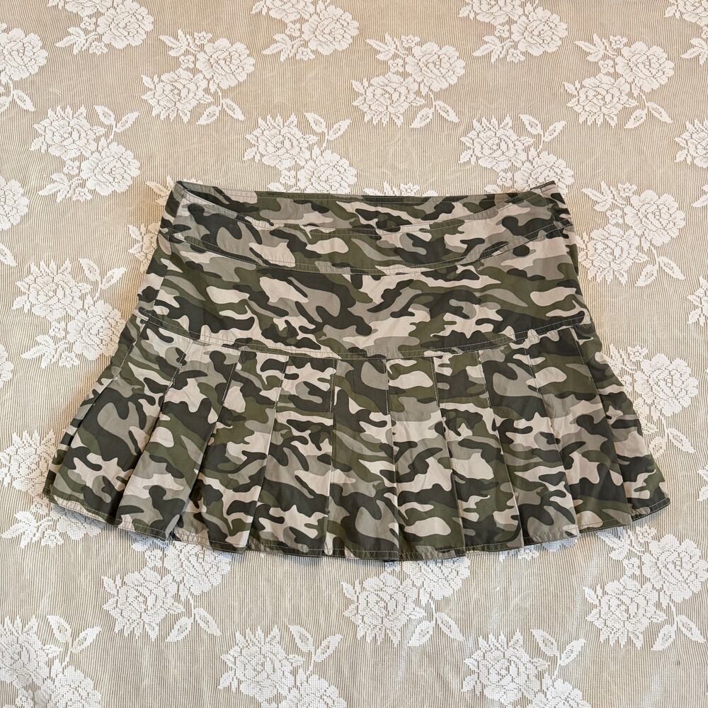 Vintage Y2K Groggy Camo Pleated Mini Skirt Size 11